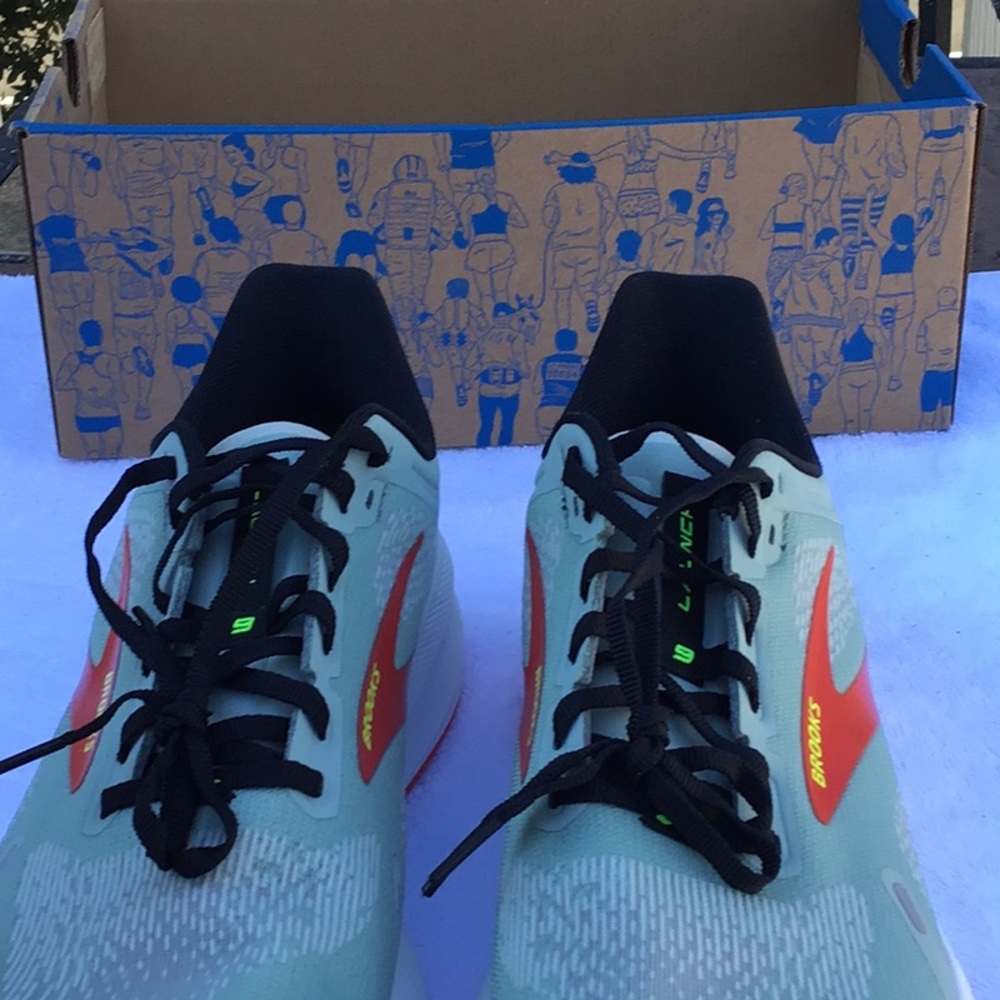 Brooks launch 9 gray running shoeNWB, 11 1/2